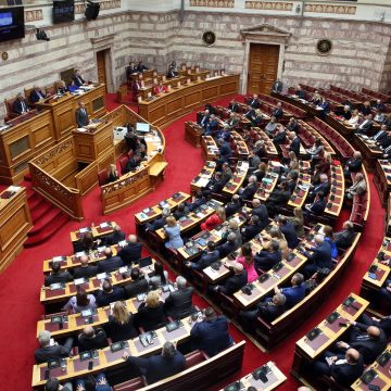 Πού θα βρεθούν λεφτά και τι άλλα μέτρα μπορεί να απαιτηθούν, αν η κρίση παραταθεί ή ενταθεί